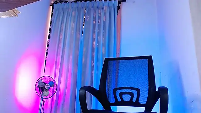 Snapshot of DanteSantoro chatting on 02-23-26, 06:05 DanteSantoro online show from 02-23-26, 06:05