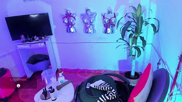 LucyStrike  online show from 05-30-26, 02:30