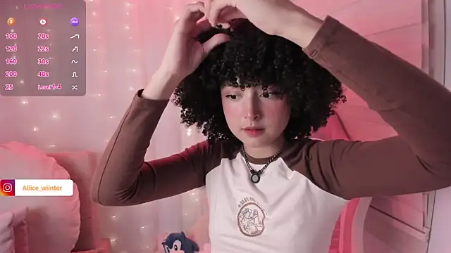 Alice winter  online show from 04-06-26, 06:09