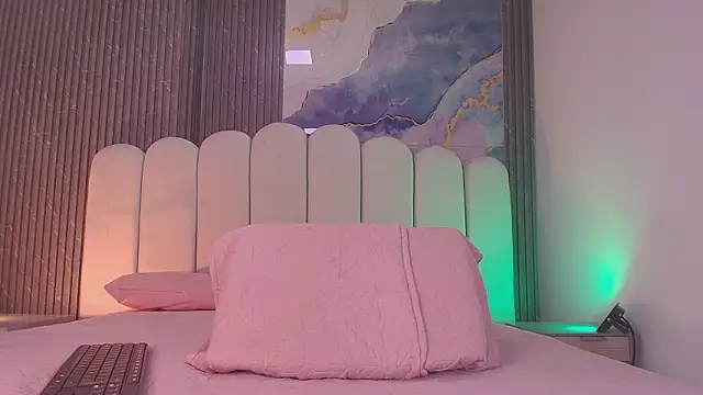 hot dione online show from 03-17-26, 07:17