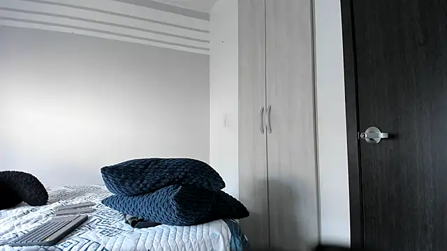 karlina charlotte1 online show from 02-28-25, 01:14
