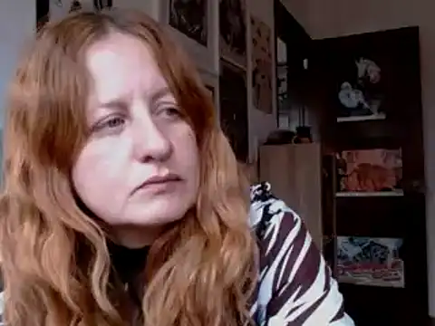 Snapshot of ViioletaMora chatting on 06-17-26, 06:31 ViioletaMora online show from 06-17-26, 06:31