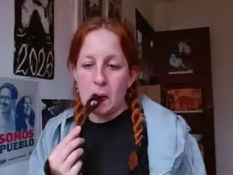 Snapshot of ViioletaMora chatting on 07-19-26, 10:02 ViioletaMora online show from 07-19-26, 10:02