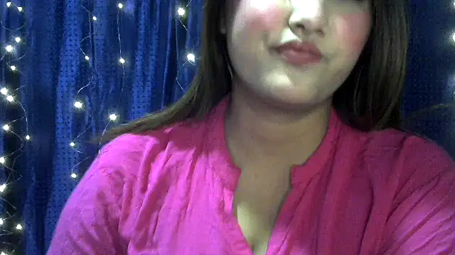 Snapshot of Princess_noorjahan chatting on 12-15-25, 05:50 Princess noorjahan online show from 12-15-25, 05:50