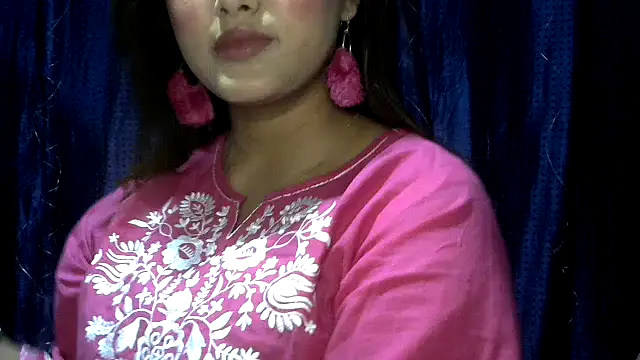 Snapshot of Princess_noorjahan chatting on 01-12-26, 03:17 Princess noorjahan online show from 01-12-26, 03:17