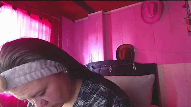 NikkiRous  online show from 04-13-26, 01:38