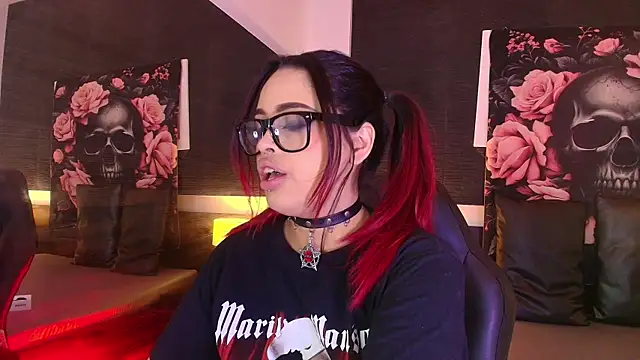 Snapshot of EvaaFoxxy1 chatting on 04-22-26, 12:28 EvaaFoxxy1 online show from 04-22-26, 12:28