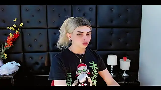 Daniela Pink  online show from 03-08-26, 07:50