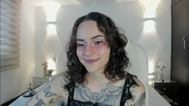 AnnyThompson  online show from 02-11-26, 10:04