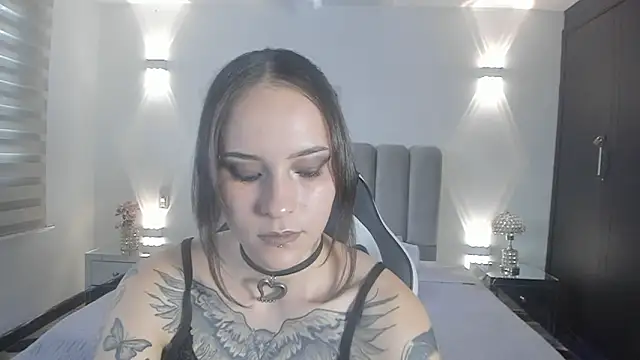 AnnyThompson  online show from 03-05-26, 10:17