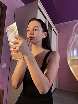 Snapshot of Kristis43 chatting on 06-03-26, 12:30 Kristis43 online show from 06-03-26, 12:30
