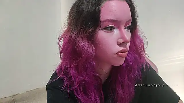 Snapshot of WandaDoll chatting on 11-28-25, 12:08 WandaDoll online show from 11-28-25, 12:08