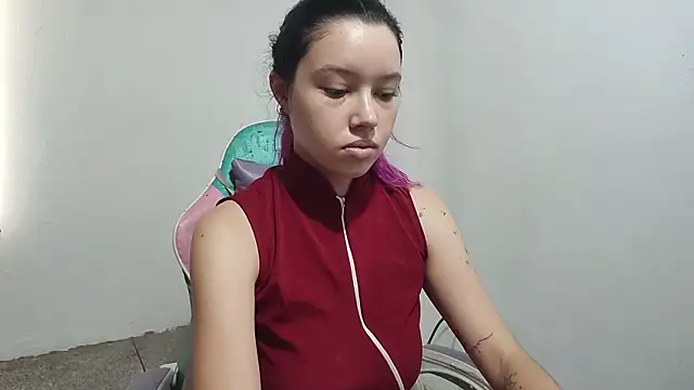 Snapshot of WandaDoll chatting on 01-06-26, 12:09 WandaDoll online show from 01-06-26, 12:09