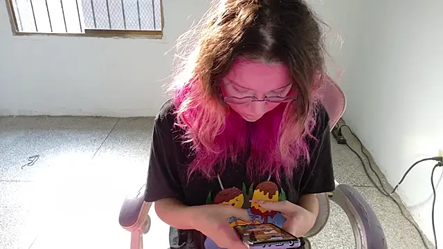 Snapshot of WandaDoll chatting on 01-12-26, 12:10 WandaDoll online show from 01-12-26, 12:10