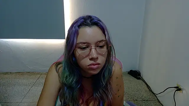 Snapshot of WandaDoll chatting on 03-11-26, 12:11 WandaDoll online show from 03-11-26, 12:11