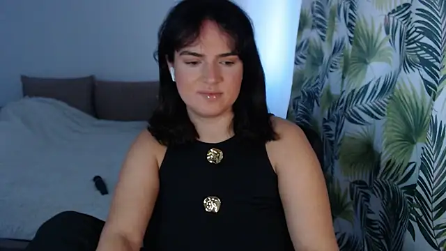 ChloeJewel1 online show from 05-01-26, 09:03