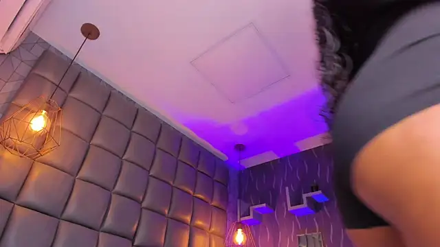 megan woll online show from 09-22-25, 08:22