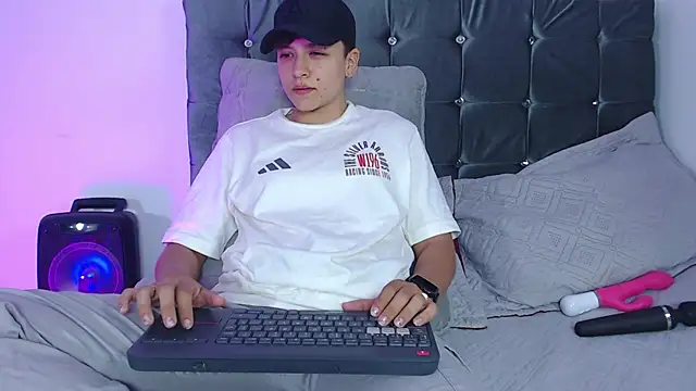 Snapshot of Antonella_Cruz02 chatting on 07-29-26, 01:15 Antonella Cruz02 online show from 07-29-26, 01:15