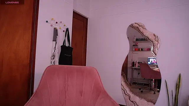chloebritto online show from 07-26-26, 05:31