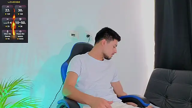 Snapshot of EdwardRoss_ chatting on 01-06-26, 07:06 EdwardRoss online show from 01-06-26, 07:06