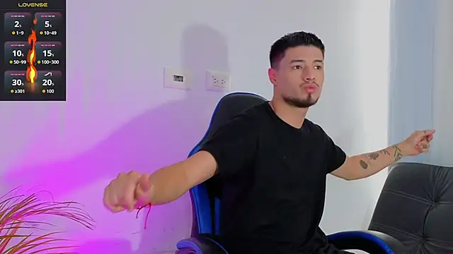 Snapshot of EdwardRoss_ chatting on 01-14-26, 07:52 EdwardRoss online show from 01-14-26, 07:52