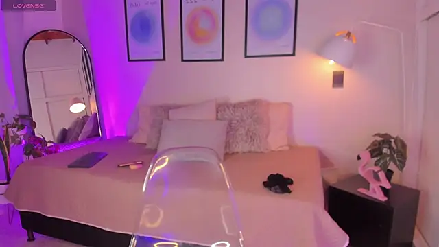 Arianabromw online show from 04-13-26, 06:46