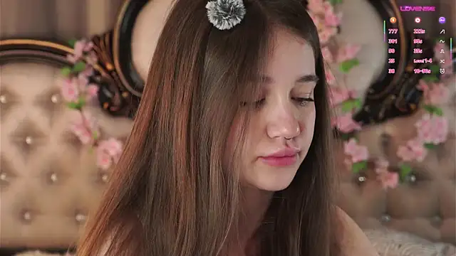 AmiLewis online show from 04-21-26, 01:07