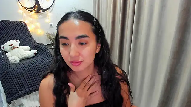 worldofkim online show from 11-30-25, 09:41