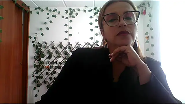 Snapshot of RossanaLionheart chatting on 11-10-25, 08:52 RossanaLionheart online show from 11-10-25, 08:52