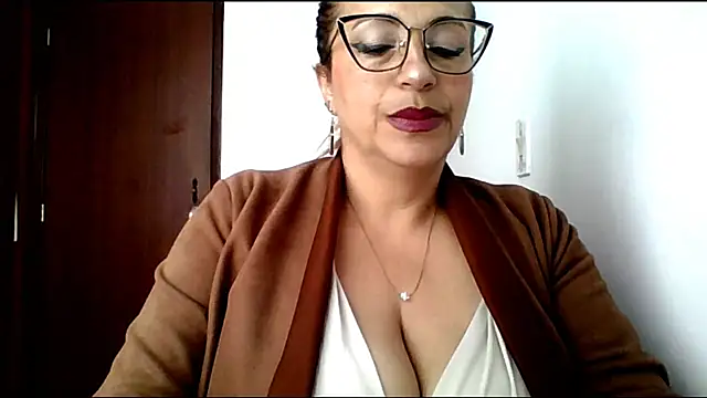 Snapshot of RossanaLionheart chatting on 07-09-26, 12:31 RossanaLionheart online show from 07-09-26, 12:31