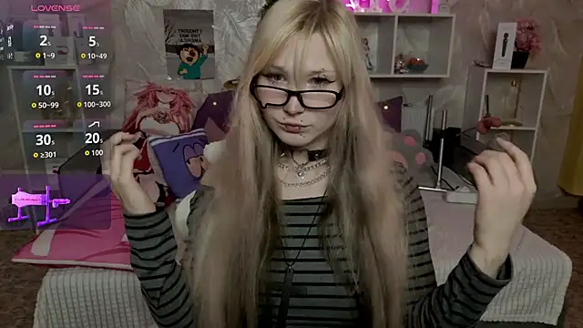 MeowkaKitty online show from 04-01-26, 01:28