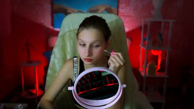 EllaHorton online show from 01-27-25, 06:41