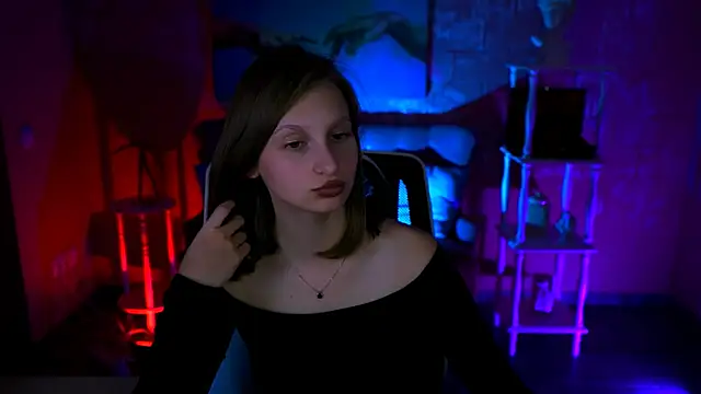 EllaHorton online show from 09-23-25, 05:16