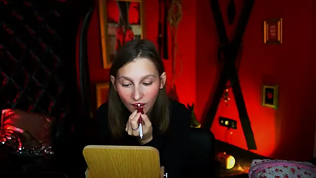 EllaHorton online show from 11-09-25, 10:24