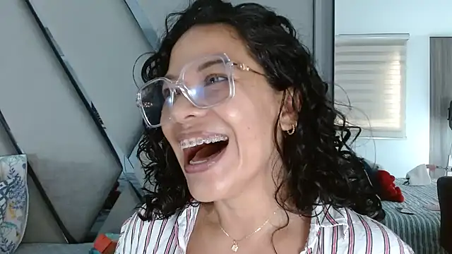 paula daniela1 online show from 01-12-26, 07:19