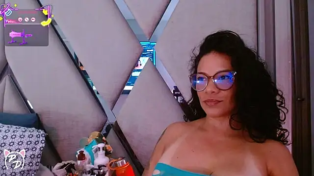 Snapshot of paula_daniela1 chatting on 06-10-26, 09:25 paula daniela1 online show from 06-10-26, 09:25