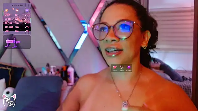 Snapshot of paula_daniela1 chatting on 07-08-26, 10:03 paula daniela1 online show from 07-08-26, 10:03