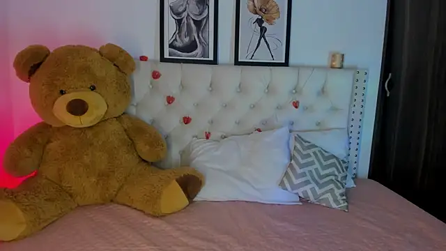 Snapshot of taylor-sexyy chatting on 03-11-26, 04:40 taylor-sexyy online show from 03-11-26, 04:40