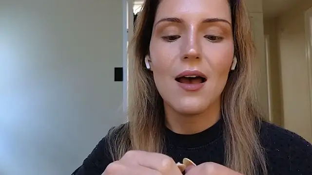 sexylilly69 online show from 06-23-26, 10:30
