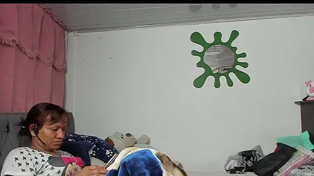 Snapshot of Laflaka22 chatting on 11-06-25, 02:45 Laflaka22 online show from 11-06-25, 02:45