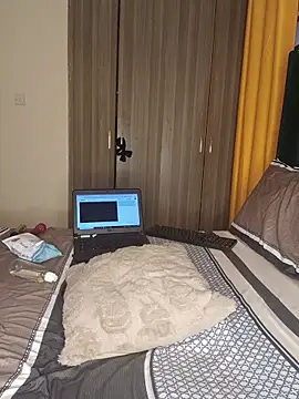 Bossetassy online show from 06-17-26, 04:04