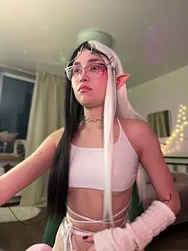 Snapshot of Evangeline_Lawrence_ chatting on 02-04-25, 03:26 Evangeline Lawrence online show from 02-04-25, 03:26