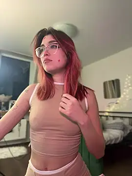 Snapshot of Evangeline_Lawrence_ chatting on 02-07-25, 07:17 Evangeline Lawrence online show from 02-07-25, 07:17