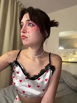 Snapshot of Evangeline_Lawrence_ chatting on 03-20-25, 09:56 Evangeline Lawrence online show from 03-20-25, 09:56