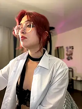 Snapshot of Evangeline_Lawrence_ chatting on 10-15-25, 05:57 Evangeline Lawrence online show from 10-15-25, 05:57