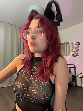 Snapshot of Evangeline_Lawrence_ chatting on 11-05-25, 05:46 Evangeline Lawrence online show from 11-05-25, 05:46