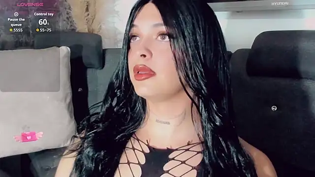Emmaa Saenz  online show from 07-04-26, 11:11