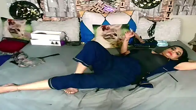 Snapshot of Indian_Blaze00 chatting on 10-29-25, 10:11 Indian Blaze00 online show from 10-29-25, 10:11