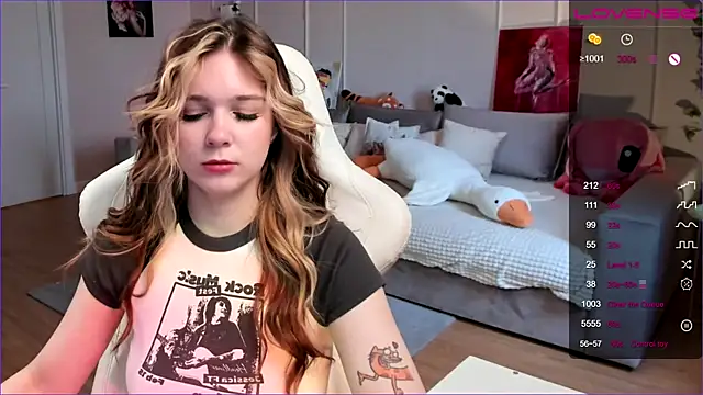 Frau Lina online show from 03-24-26, 02:44