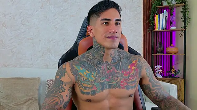 Snapshot of AdanReilly chatting on 01-17-26, 05:05 AdanReilly online show from 01-17-26, 05:05